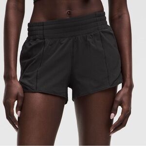 Lululemon Hotty Hot shorts 2.5”